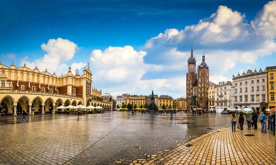 Krakow: Old Town Highlights Private Walking Tour - What $126 per person buys you