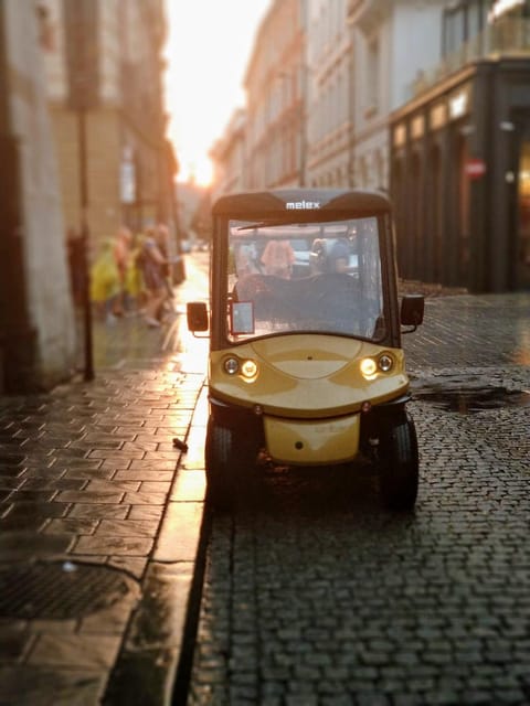 Krakow: Old Town Sightseeing Tour by Electric Golf Cart - Main Market Square and Krakow’s grand center