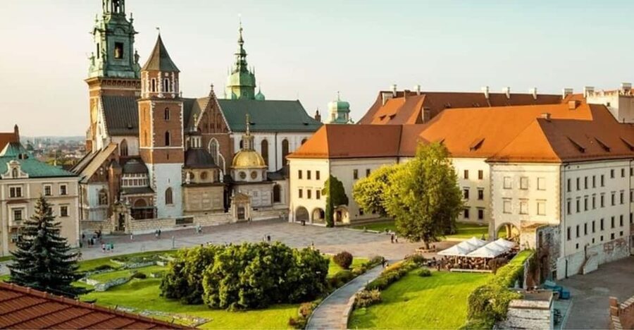 Krakow : Old Town Walking Tour With A guide - St. Adalbert’s Church and the center of old Krakow