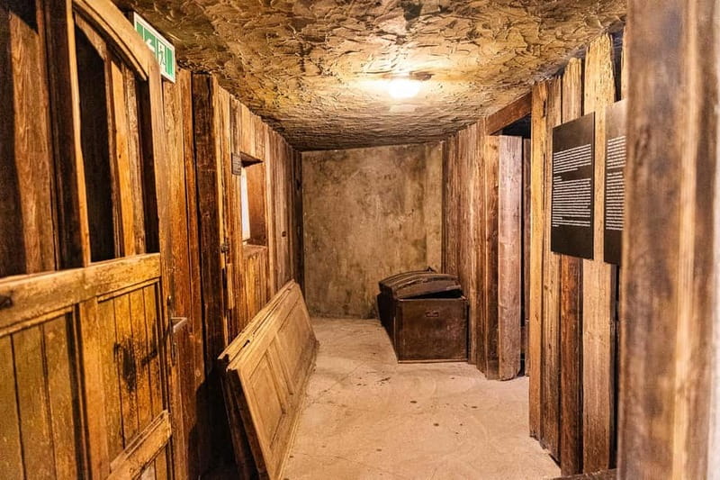 Krakow: Oskar Schindler's Factory Entry Ticket & Guided Tour - Who should book this experience?