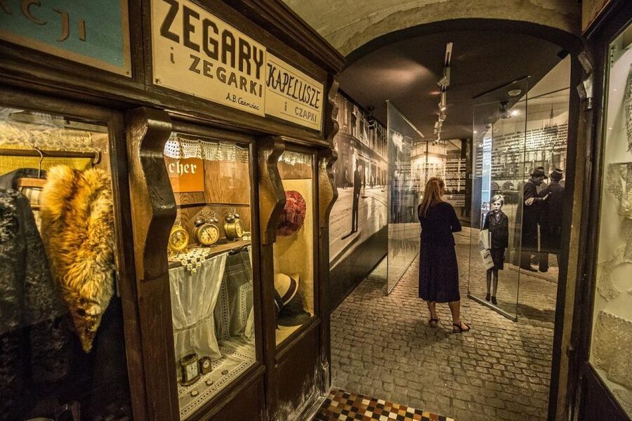 Kraków: Oskar Schindler's Factory Tour and Admission Ticket - Why Schindler’s Factory Tells a Larger Story