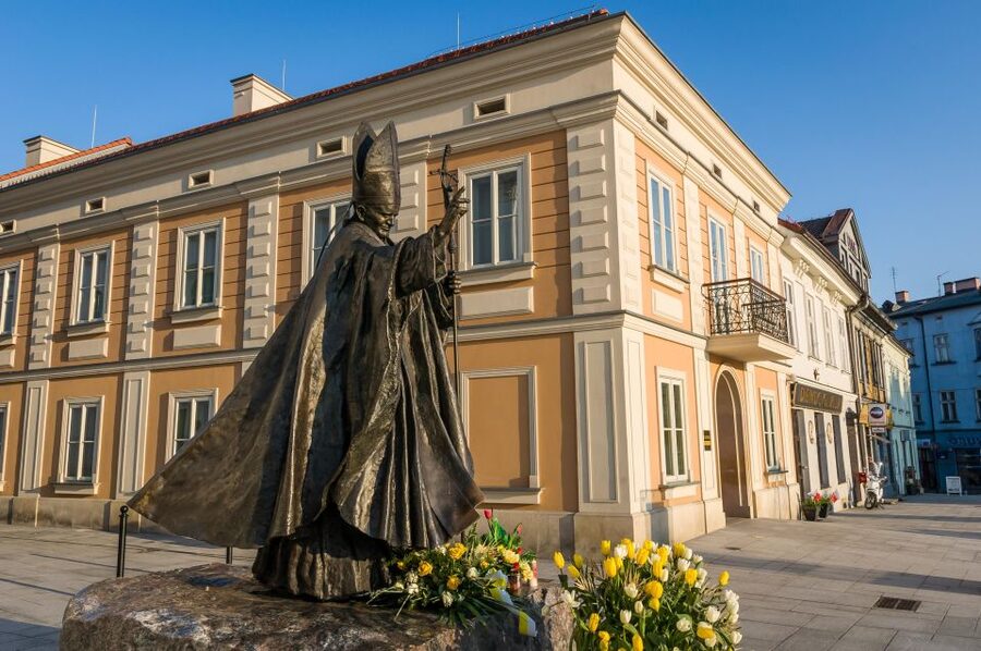 Krakow: Pope John Paul II Guided Tour with Home & Sanctuary - Why Wadowice is the heart of the day