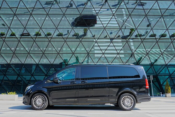 Krakow: Private Airport Transfer - A smooth landing at Krakow Airport