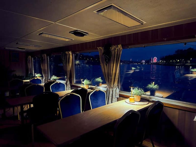 Krakow: Private Evening Boat Tour - Weather, comfort, and the boats