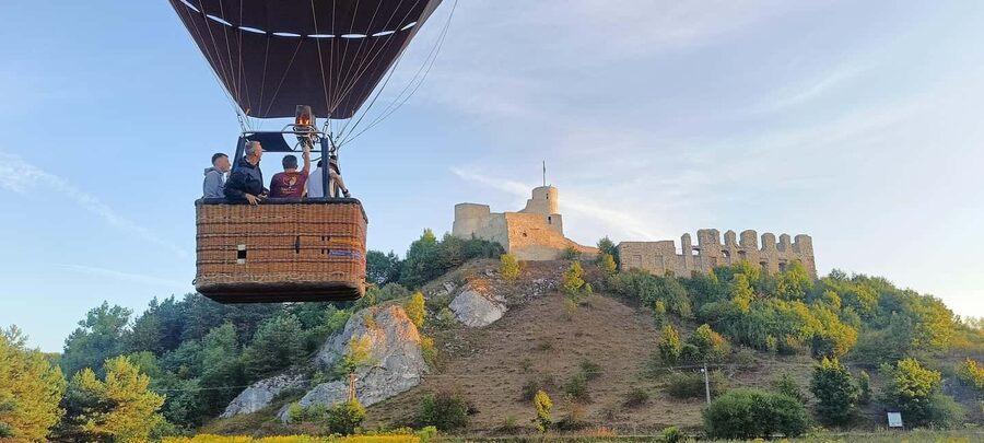 Kraków: Private Hot Air Balloon Flight with Champagne - Who Can Take Part