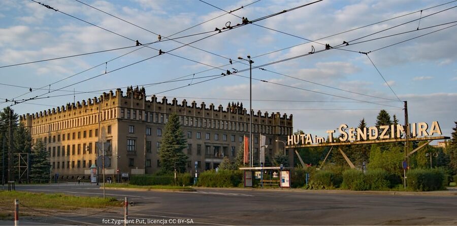 Krakow: Private Nowa Huta Adventure Tour in Communist Cars - Who should book this experience?