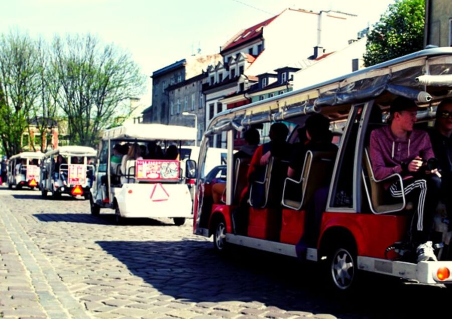 Krakow: Private Panoramic Tour by Golf Cart with Audio Guide - What the heated golf cart changes