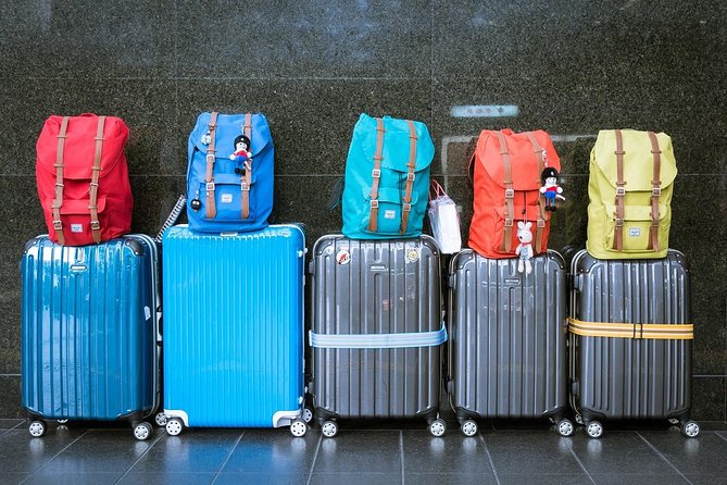 Krakow: Private Transfer to/from Krakow Airport (KRK) - Snacks, cold beer, water, and Wi-Fi