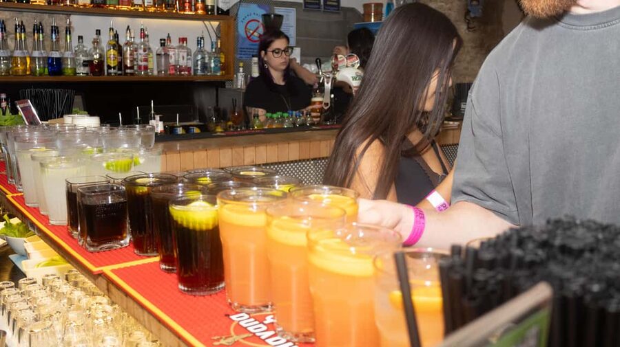 Krakow: Pub Crawl with Shots, Drinks & Skip-the-Line Entry - What the guides add to the evening