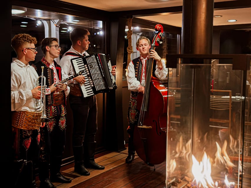 Krakow: Regional Polish Dinner with Vistula River Cruise - The shared board is the main event