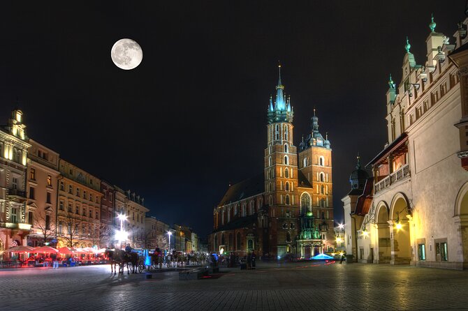 Krakow: Rynek Underground Museum Skip-the-line Guided Tour - Krakow’s Main Square has a second story below ground