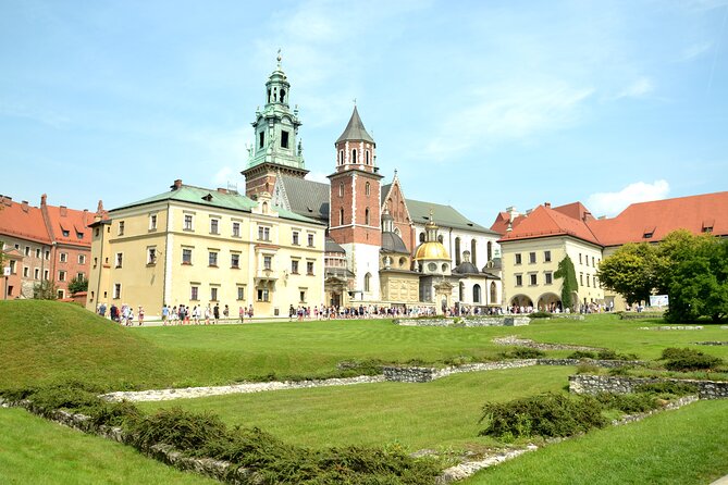 Krakow's Essential Tour of the Old Town and Wawel Castle - Jagiellonian University and Poland’s wartime story