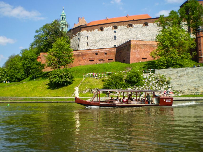 Krakow: Scenic River Cruise - Wawel Castle and the first river views