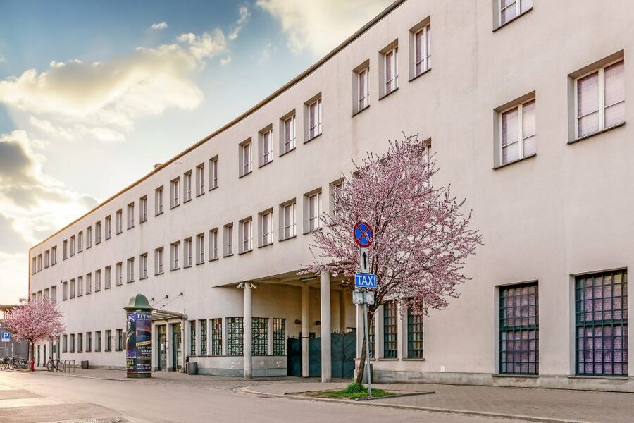 Krakow: Schindler's Factory Guided Tour - Following Krakow from 1939 to 1945