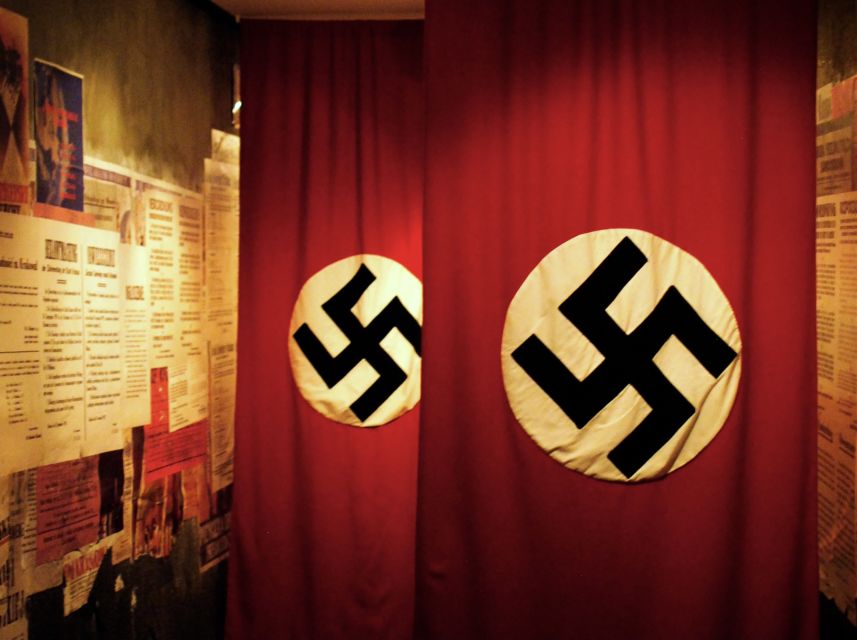 Krakow: Schindler’s Factory Guided Tour with Ticket - Meeting the guide at the yellow umbrella