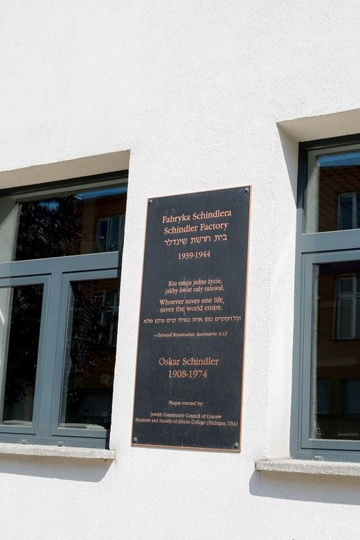 Kraków: Schindler’s Factory & Jewish Ghetto Guided Tour - Why Schindler’s Factory is more than a Schindler biography