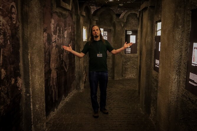 Krakow Schindler's Factory Museum Guided Tour in English - Why a guide is worth the $47.77 price