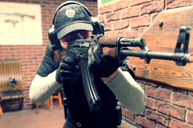 Krakow: Shooting Range - Small Group/Private Options - Safety, age limits, and sensible preparation