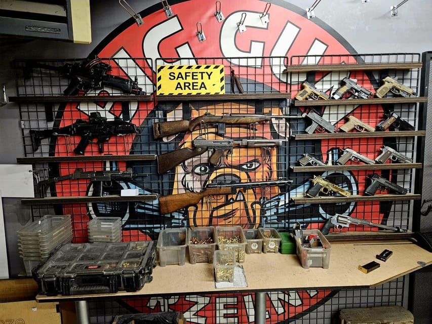 Krakow: Shooting range with hotel pickup - At BIG GUN Strzelnica, the guns are the main event
