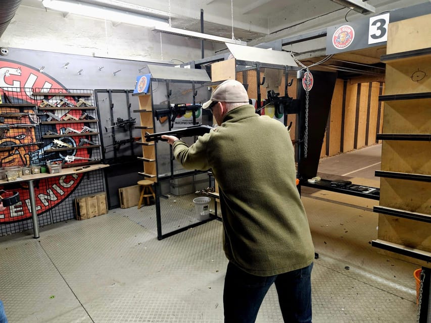 Krakow: Shooting range with hotel pickup - How much shooting time do you actually get?