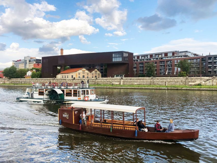Krakow: Sightseeing Cruise by Vistula River - Dębniki and the Manggha Museum