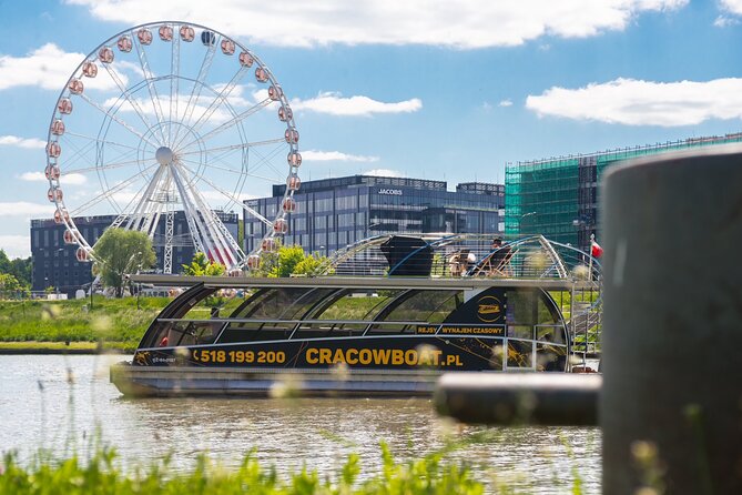 Krakow: Sightseeing Cruise on the Vistula River - How the English audio guide affects the ride