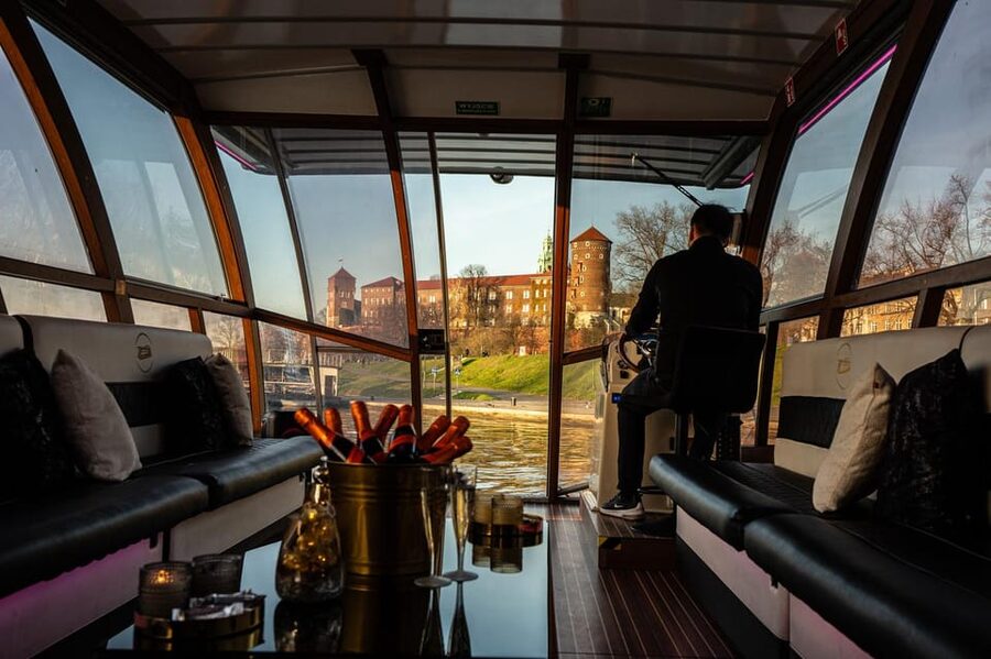 Krakow: Sightseeing Cruise on Vistula River with Audio Guide - The Norbertine convent and Kościuszko Mound