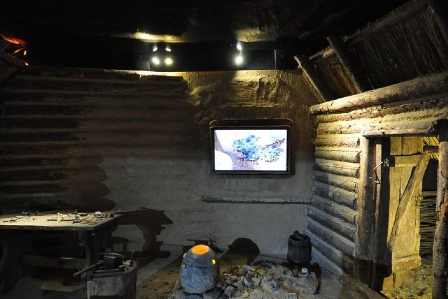 Krakow: Skip the Line Underground Museum Private Guided Tour - Choosing the 4-hour Royal Route extension