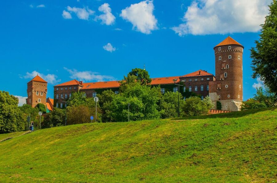 Krakow: Skip-the-Line Wawel Castle and Hill Guided Tour - What the UNESCO status adds