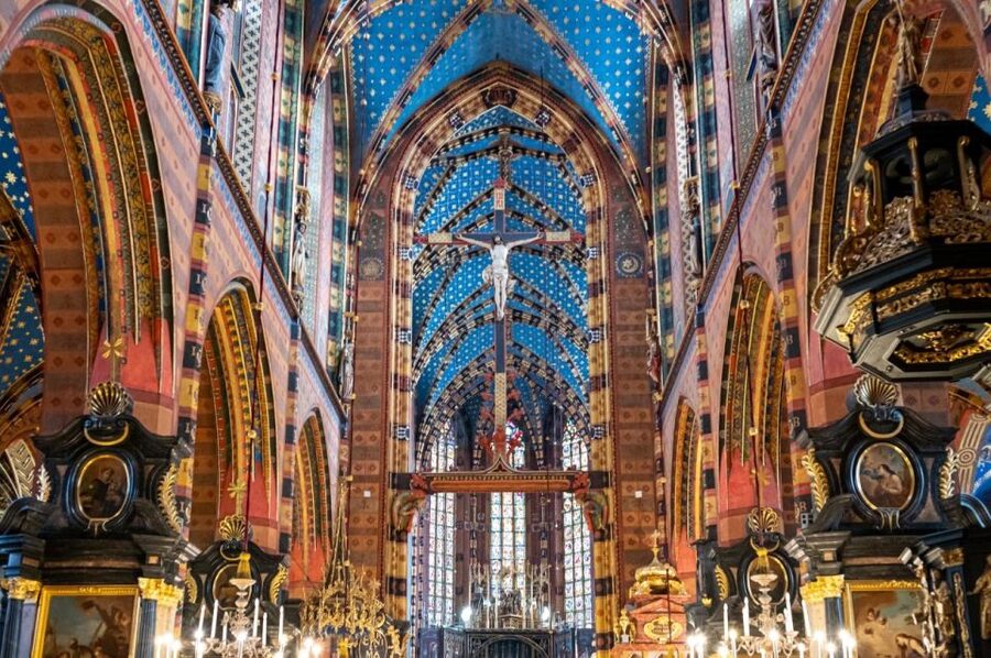 Krakow: St. Mary's Church and Rynek Underground Museum Tour - Should you book the St. Marys and Underground Museum tour?