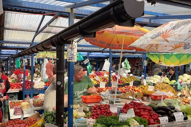 Krakow: Street Food Tasting Walking Tour - What the guide adds to the food