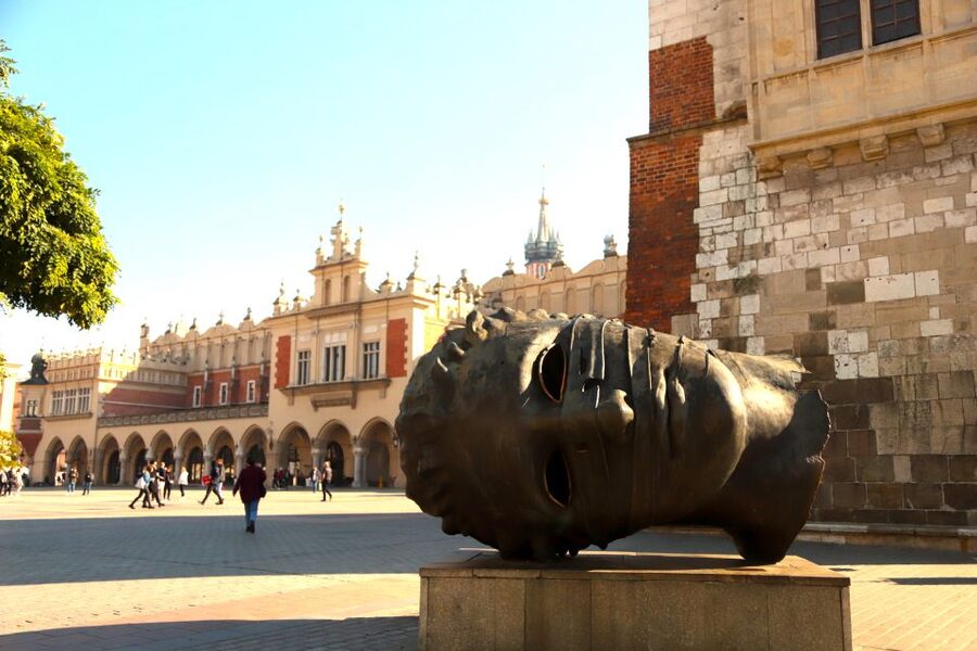 Krakow: The Old Town Walking Tour - Pace, comfort, and the right starting time
