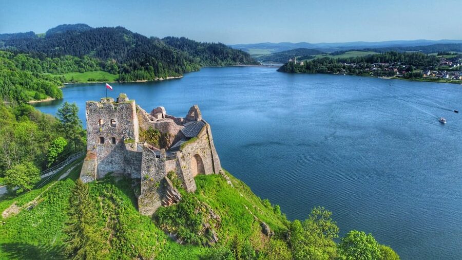 Krakow: Traditional Dunajec Rafting and Mountain Chairlift - Czorsztyn Castle and the lake views