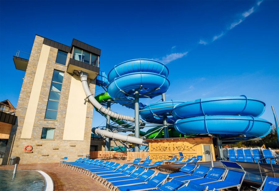 Krakow: Trip to Chocholow Thermal Baths in Tatra Mountains - Slides, family areas, and weekend entertainment