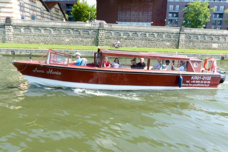Krakow: Vistula River Cruise with Historical Views - Kazimierz and Podgórze from the water