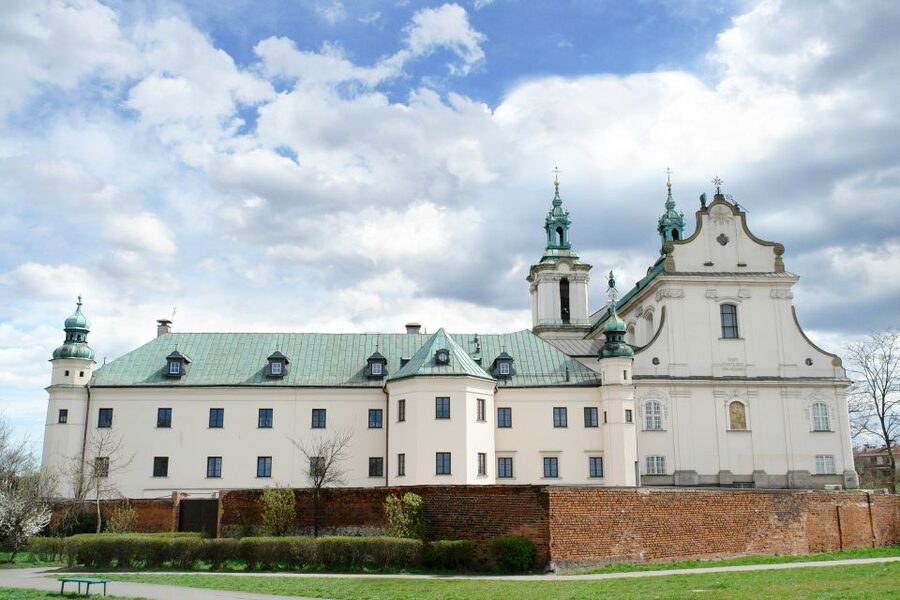 Krakow: Vistula River Cruise with Historical Views - Boat comfort, weather, and group size