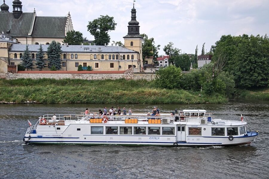 Krakow: Vistula River Panoramic Boat Tour ️ - Starting beneath Wawel Castle