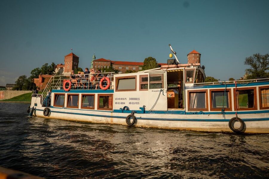 Krakow: Vistula River Panoramic Boat Tour ️ - Flexible departures, with one caution