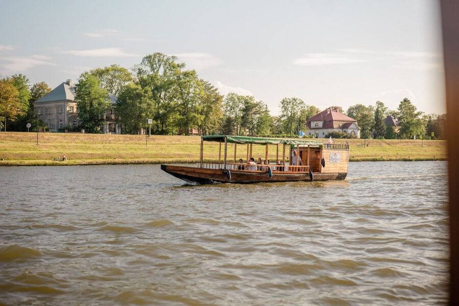 Krakow: Vistula River Sightseeing Cruise ️ - Who will enjoy this cruise most?