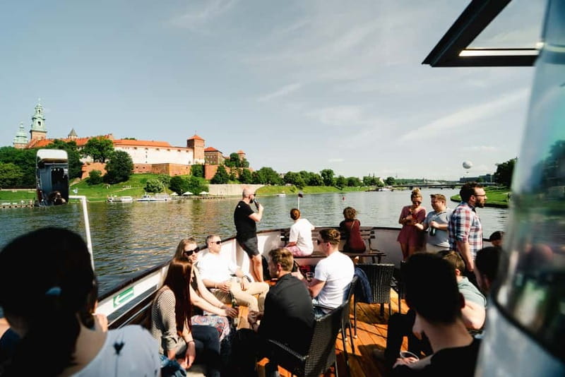 Krakow: Vistula River Sightseeing Cruise with Audio Guide - Seeing Wawel Castle from the Vistula