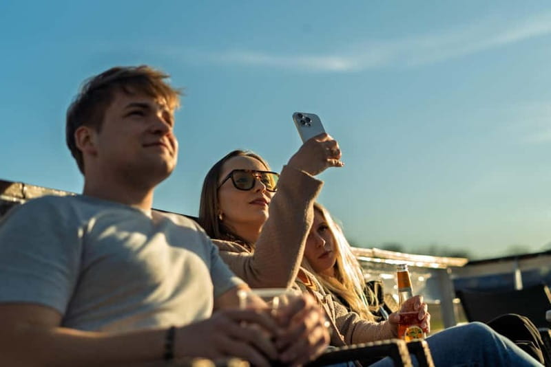 Krakow: Vistula River Sightseeing Cruise with Audio Guide - What the 50-minute route shows you
