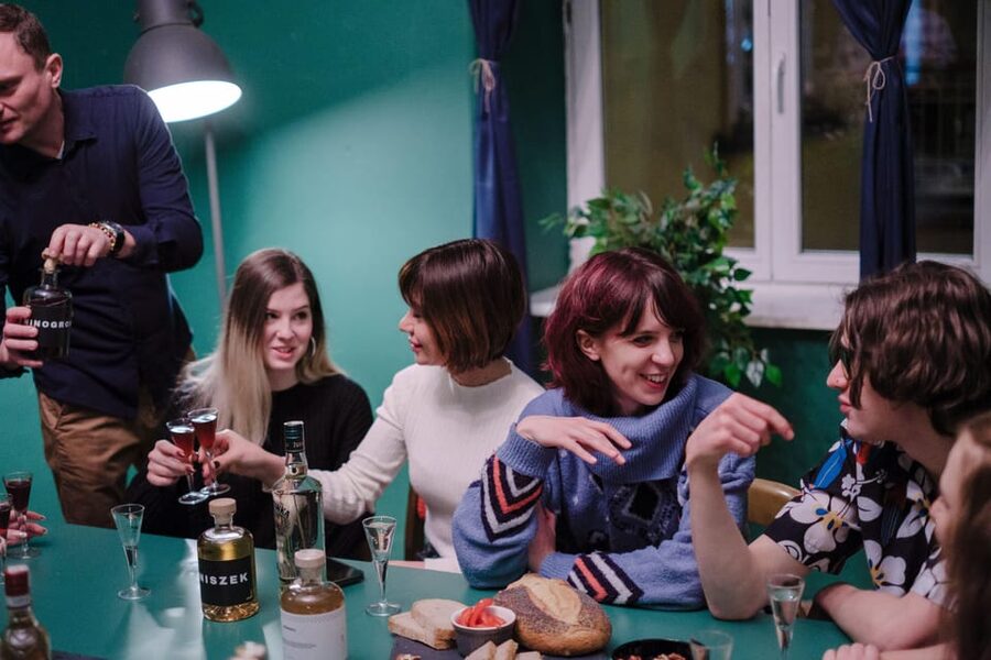 Krakow: Vodka Tasting in Hidden Bar - What the 90-minute schedule feels like