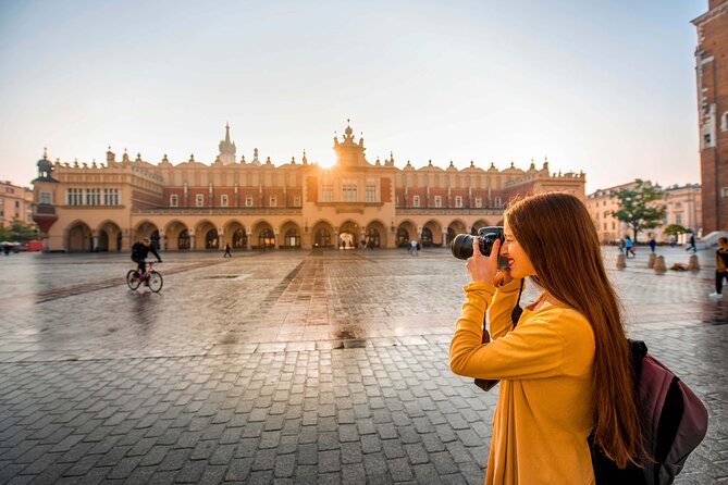 Krakow Walking Tour with Audioguide on Your Smartphone - Wawel Cathedral and the royal hill