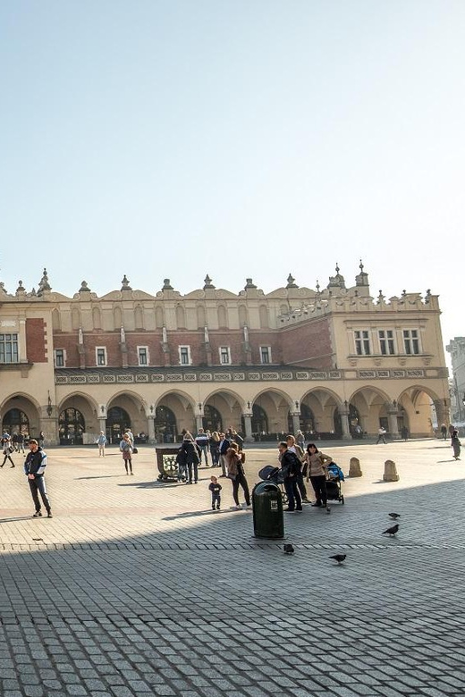 Krakow: Wawel Castle & Cathedral, Old Town & City Basilica - Walking from Wawel into the Old Town