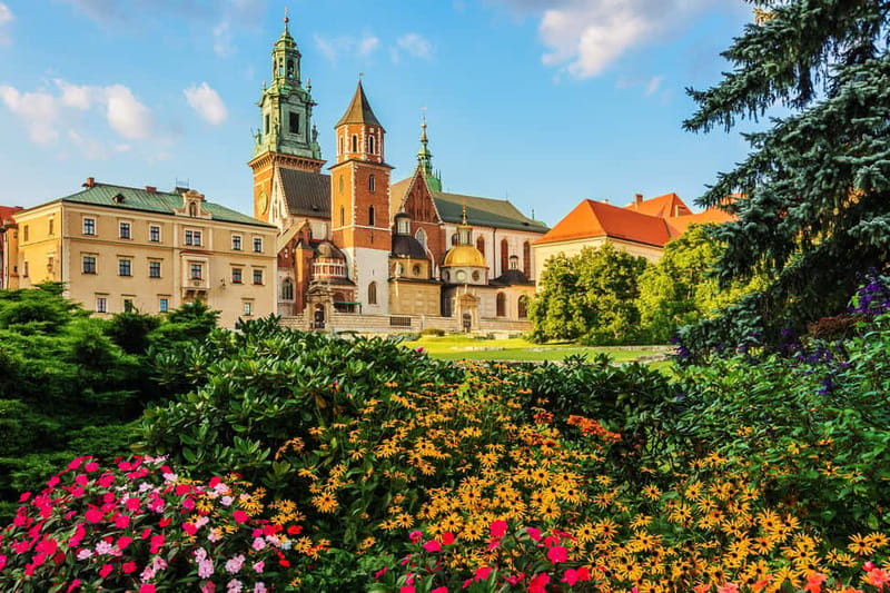 Krakow: Wawel Hill Audioguide Tour - Reading the Main Courtyard