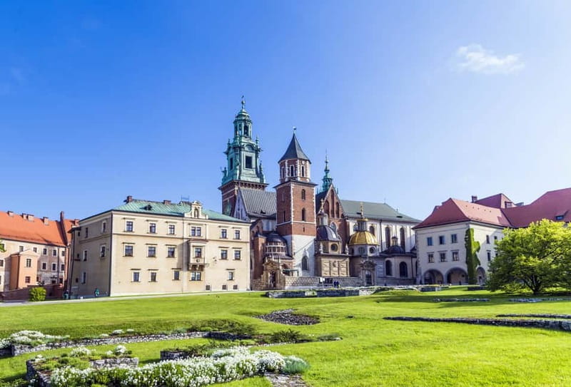 Krakow: Wawel Hill Audioguide Tour - What the $8 price really buys