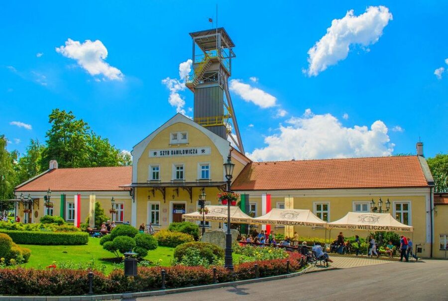 Krakow: Wieliczka Salt Mine Fast-Track Ticket & Guided Tour - How demanding are the stairs?