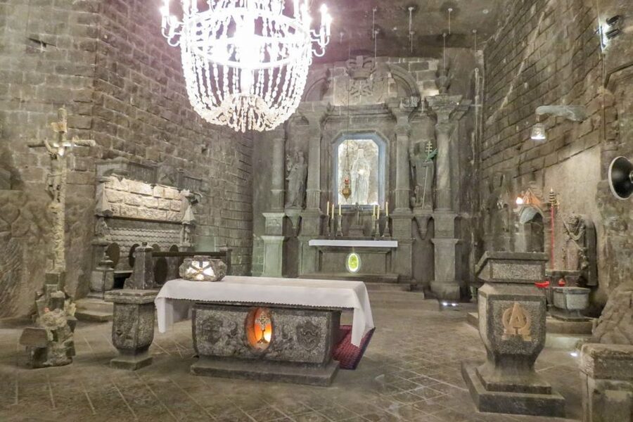 Krakow: Wieliczka Salt Mine Guided Tour - Group size, guiding, and pace
