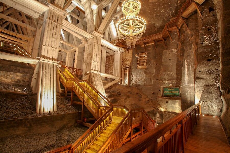 Kraków: Wieliczka Salt Mine Guided Tour with Hotel Pickup - Key points at a glance