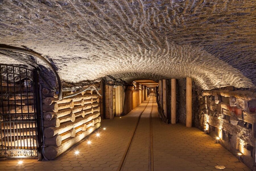 Krakow: Wieliczka Salt Mine Skip-the-Line Live Guided Tour - Practical details that make the day easier